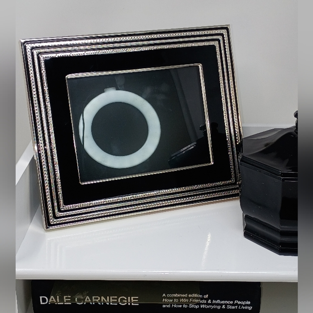 Vera Wang By Wedgwood Elegant Black and Silver Picture Frame